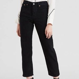 Levi’s straight leg wedgie black corduroy
